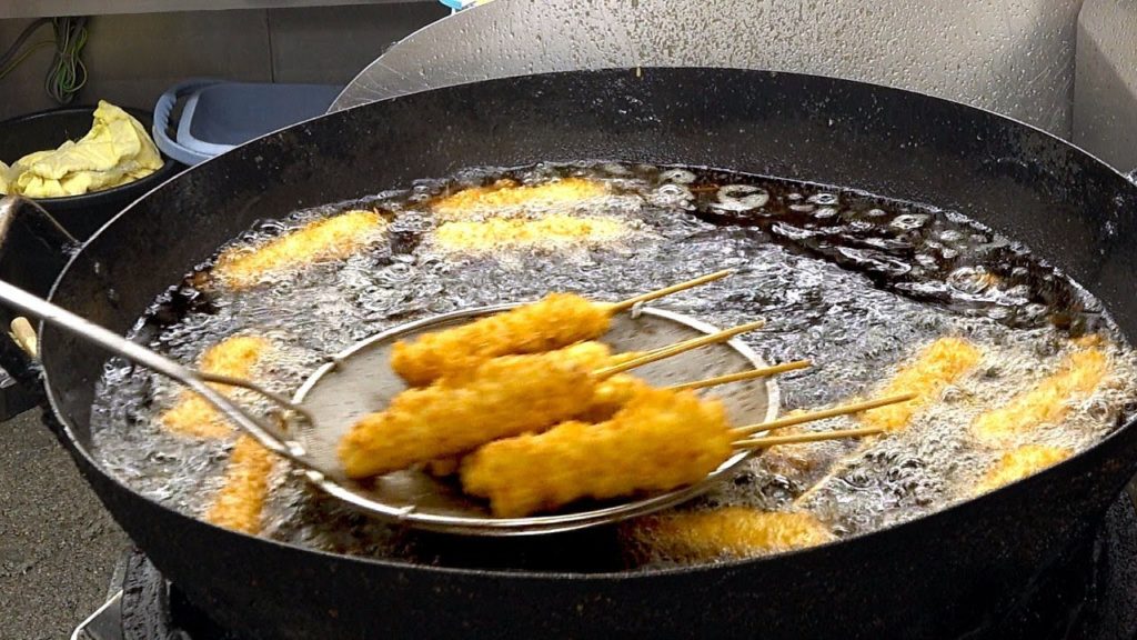 Japanese Street Food – KUSHIKATSU Deep-Fried Skewers ASMR YAEKATSU Osaka Japan Japanese Street Food - KUSHIKATSU Deep-Fried Skewers ASMR YAEKATSU Osaka Japan