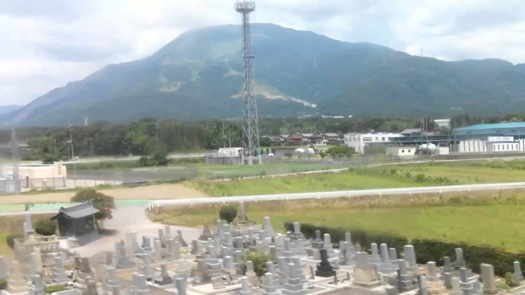 Videoblog No. 47 – 09.08.12 – Train – Kyoto to Nagoya – Hikari Shinkansen Videoblog No. 47 - 09.08.12 - Train - Kyoto to Nagoya - Hikari Shinkansen