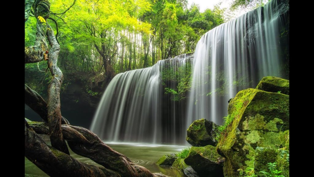 Japan's most beautiful waterfalls : Nabegataki, Kumamoto Japan