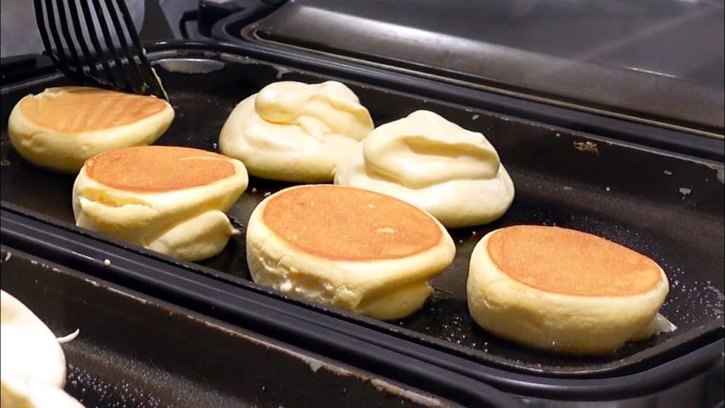 Japanese Street Food – HAPPY PANCAKE The most fluffy and moist pancake in world sweets Osaka Japan Japanese Street Food - HAPPY PANCAKE The most fluffy and moist pancake in world sweets Osaka Japan