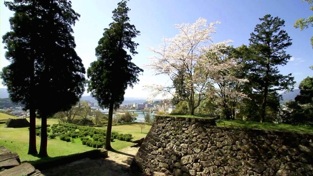 熊本県　人吉城と球磨川下りの桜 / Hitoyoshi Castle and cherry blossoms on the Kuma River ( Kumamoto, Japan ) [HD]