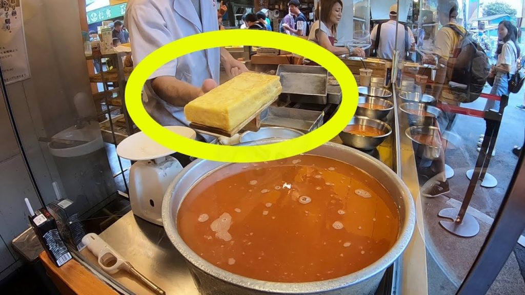 BEST TAMAGOYAKI - STREET FOOD - Tsukiji Market Tokyo