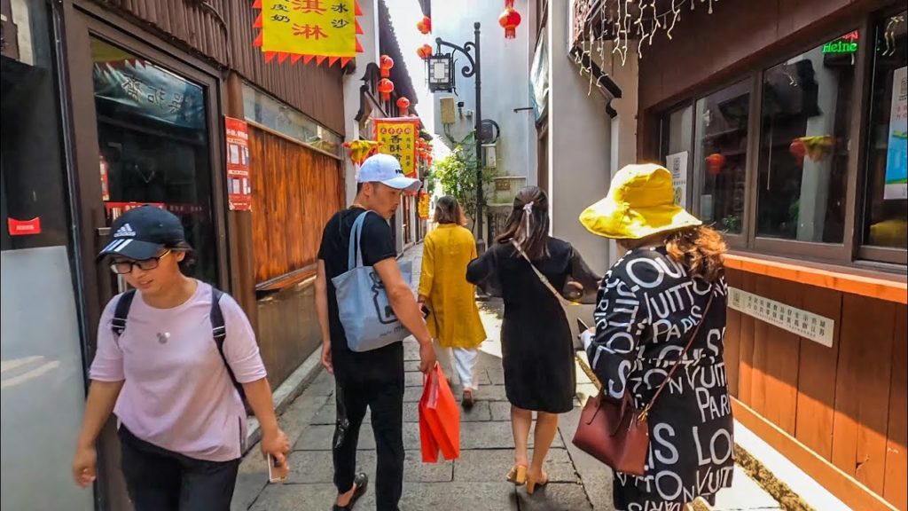 Ancient Street Walking Tour - Suzhou China 苏州山塘街 4K 60
