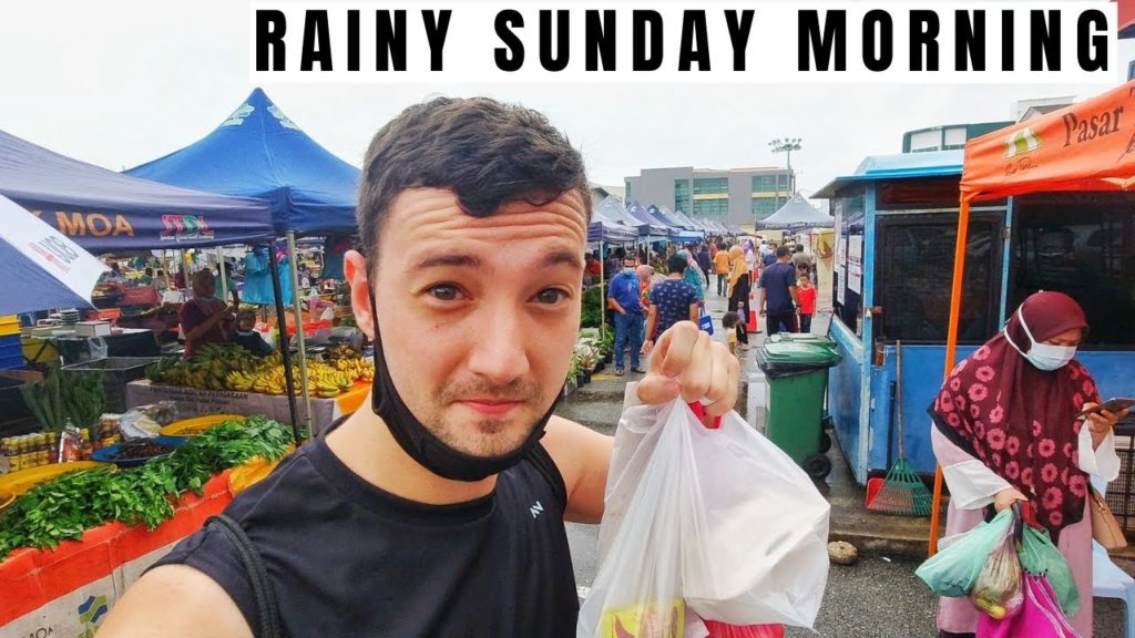 Kuantan’s Biggest Morning Market (Packed On Sunday Morning) - Traveling Malaysia Episode 64