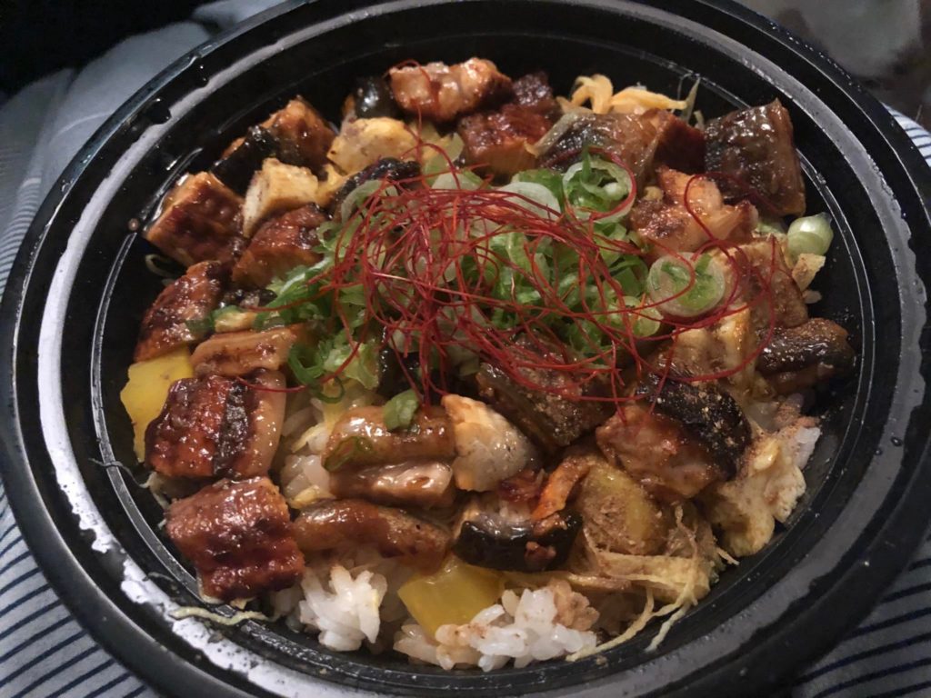 鰻ばらちらし(unagi bara chirashi) from Rondo Seattle. (鰻)Unagi, (卵焼き)tamagoyaki, (つけもの)tsukemono.