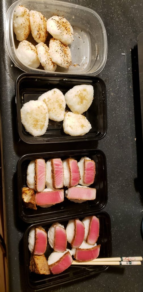 Onigiri sweet and spicy and seared tuna nigiri