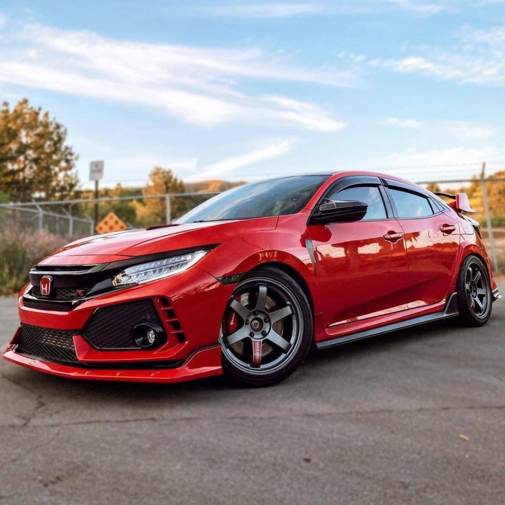 Side view. #CivicTypeR 

: @benstyper...