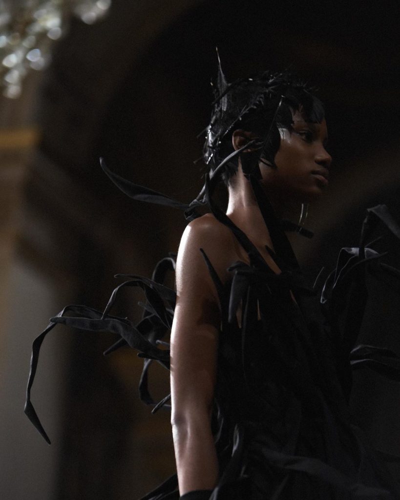 Yohji Yamamoto Spring/Summer 2021 
Backstage pictures by @elise_toide 

#YohjiYa...