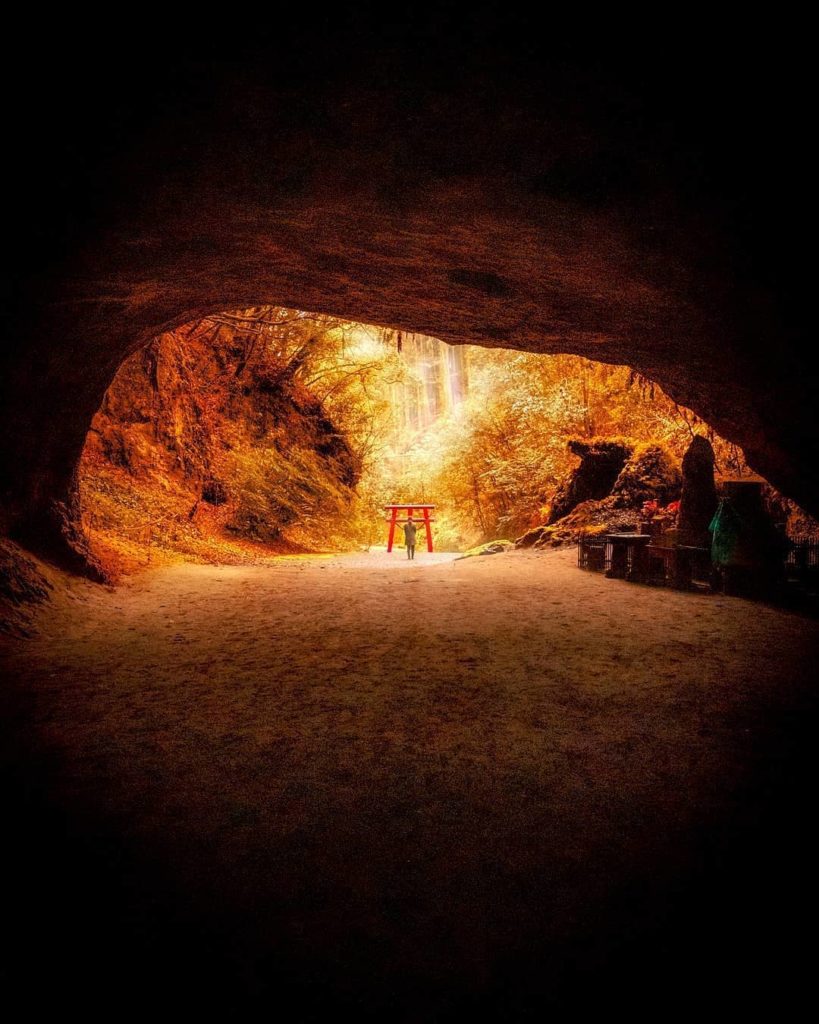 Visit Japan: Some people say that the mystical Mizonokuchi Cave in Kagoshima is connected to … Some people say that the mystical Mizonokuchi Cave in Kagoshima is connected to ...