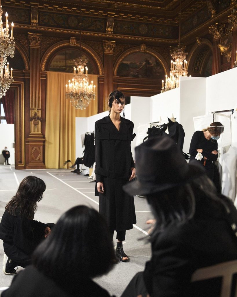 Yohji Yamamoto Spring/Summer 2021 
Backstage pictures by @elise_toide 

#YohjiYa...
