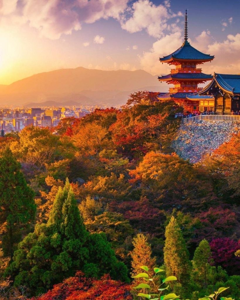 Kiyomizudera is one of the iconic "must-visits" on any trip to Kyoto. It's gorge...