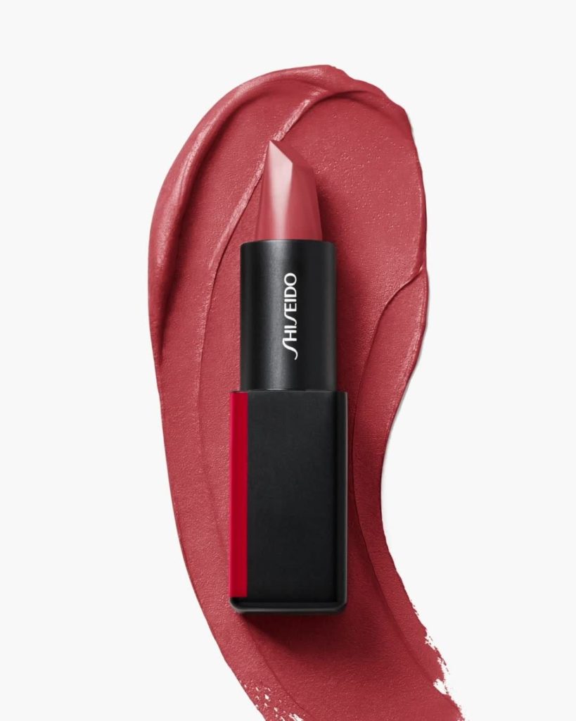 Whether you opt for bold or barely-there color, ModernMatte Powder Lipstick tran...