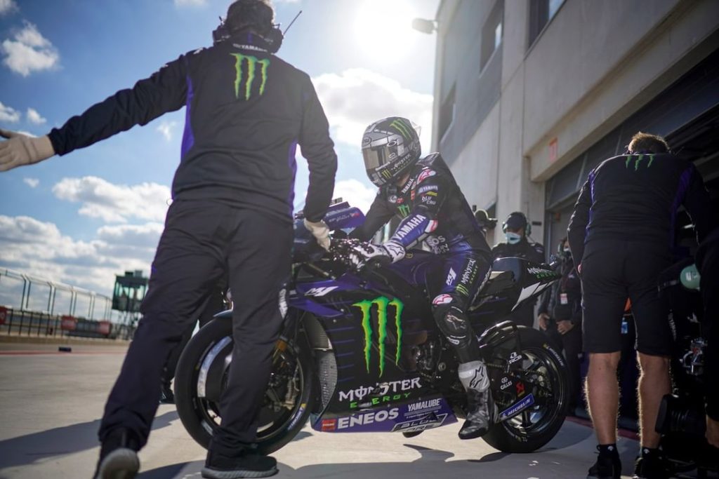 FP2 

#MonsterYamaha  #MotoGP  #AragonGP  @maverick12official...