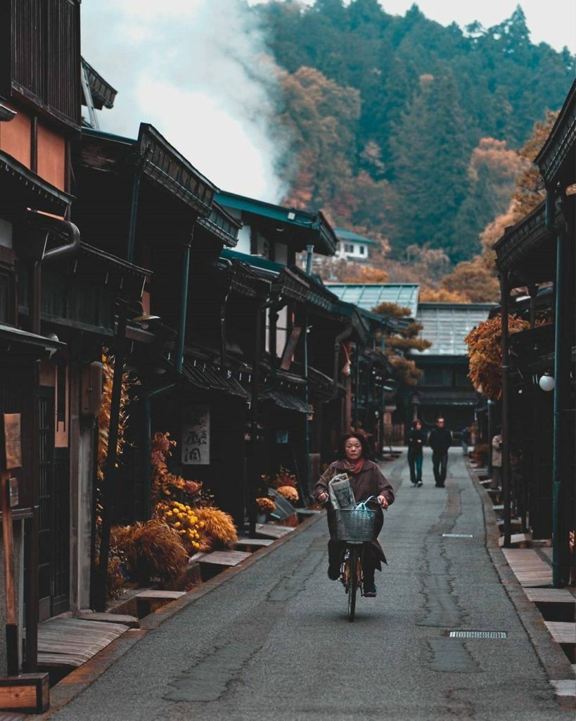 Japan Travel: Early mornings on Takayama’s backstreets. We’re big fans of the traditional, pre… Early mornings on Takayama's backstreets. We're big fans of the traditional, pre...