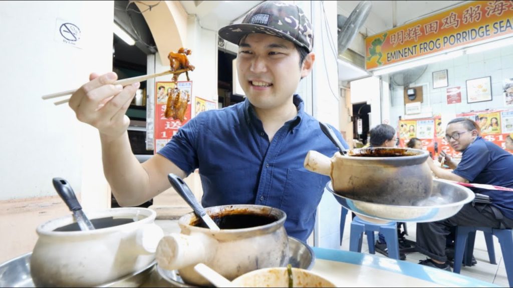 Trying Singapore's Craziest Cuisine🇸🇬