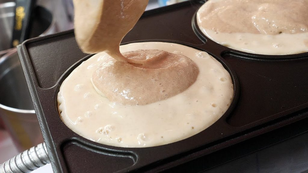 전국최초! 치즈듬뿍 백원빵 / gold coin cheese bread / korean street food