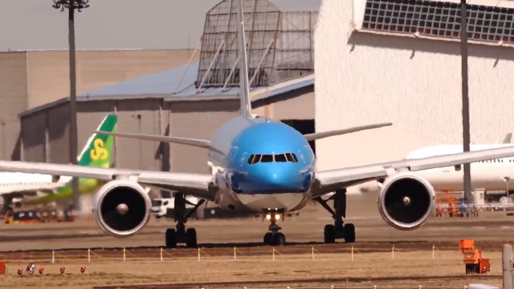 Tokyo Narita Airport Aircraft Movements with Air Traffic Contol KLM, Air France, American Airlines