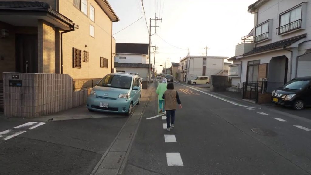 【4K】Walking in Kounosu city, Saitama and flying with a fox 🤣