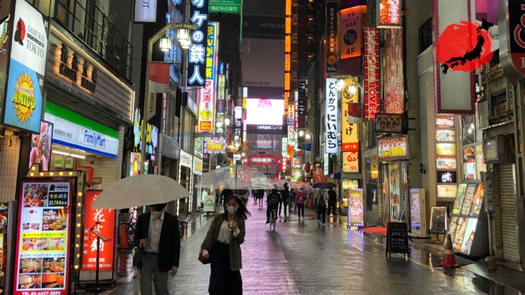 #Typhoon #Chanhom and rainy nights in Shinjuku, Tokyo, Japan