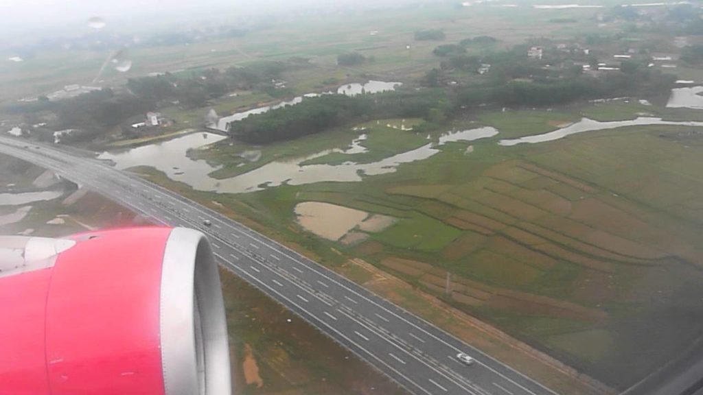 VIETJET AIR VN-A680 LANDING RWY 11R NOIBAI INTERNATIONAL AIRPORT VIETJET AIR VN-A680 LANDING RWY 11R NOIBAI INTERNATIONAL AIRPORT