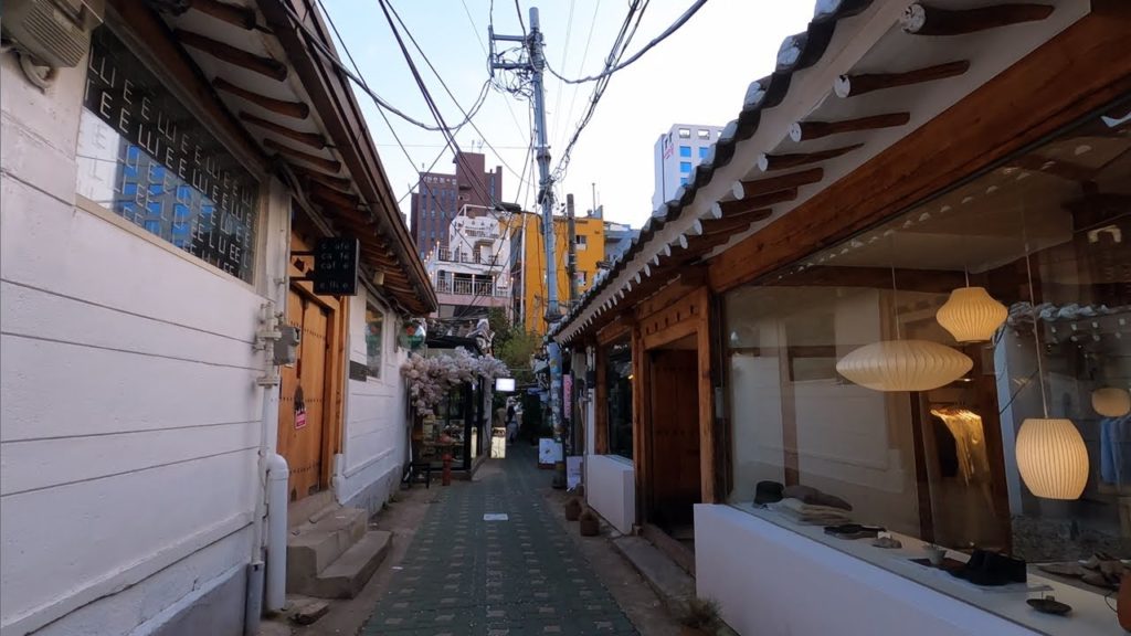 [4K] Seoul Walk - Evening walk in Ikseondong hanok village, a current hippiest place