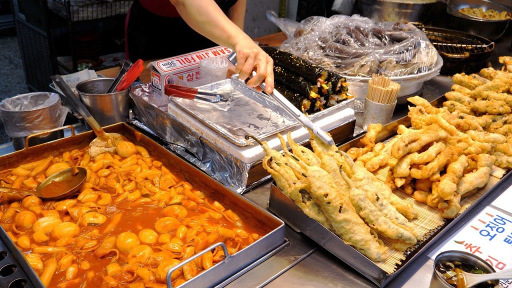 40년 전통 망원시장 분식 맛집, 매일 배송되는 부산어묵과 떡볶이, 순대, 튀김 | Tteokbokki, Sundae, Fishcake| Korean Street food 40년 전통 망원시장 분식 맛집, 매일 배송되는 부산어묵과 떡볶이, 순대, 튀김 | Tteokbokki, Sundae, Fishcake| Korean Street food