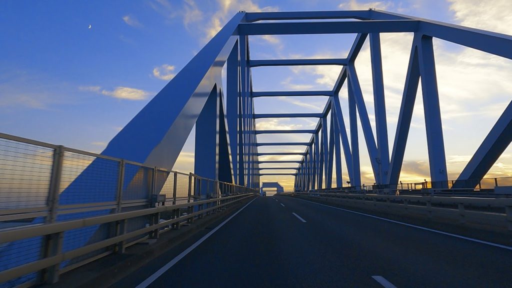 Magic Hour - Driving from Tokyo Gate Bridge to Haneda Airport [4K] JAPAN