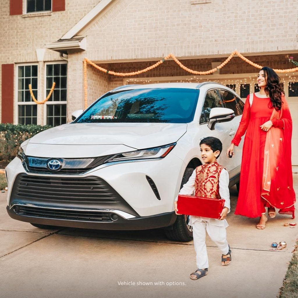 Adding a pop of light and color to your feed this festival season. #Diwali #Venz...