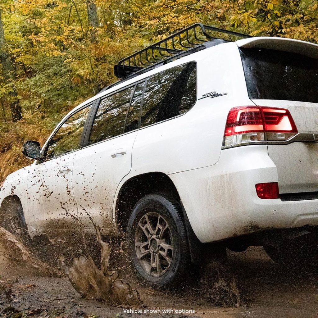 𝘼𝙪𝙩𝙪𝙢𝙣-atic, supersonic, hypnotic, funky fresh.  #LandCruiser #LetsGoPlaces...