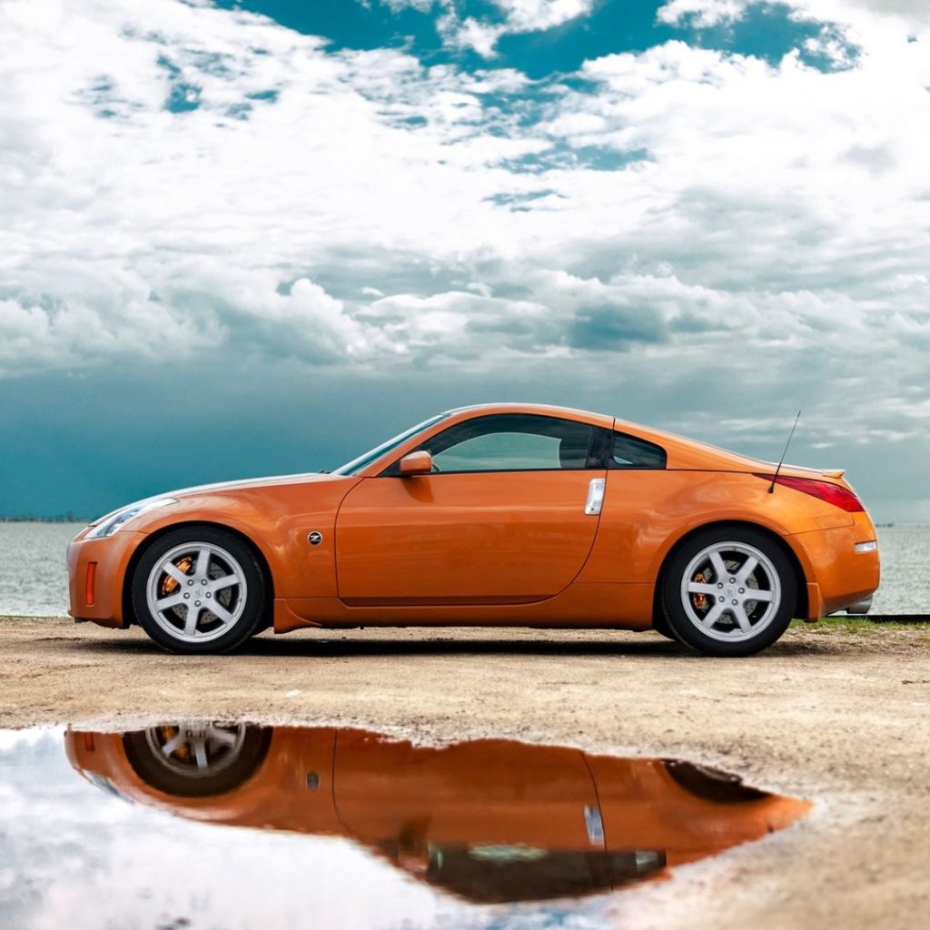 Mirrored power #Nissan #Z #TueZday 
 @jdkfoto...