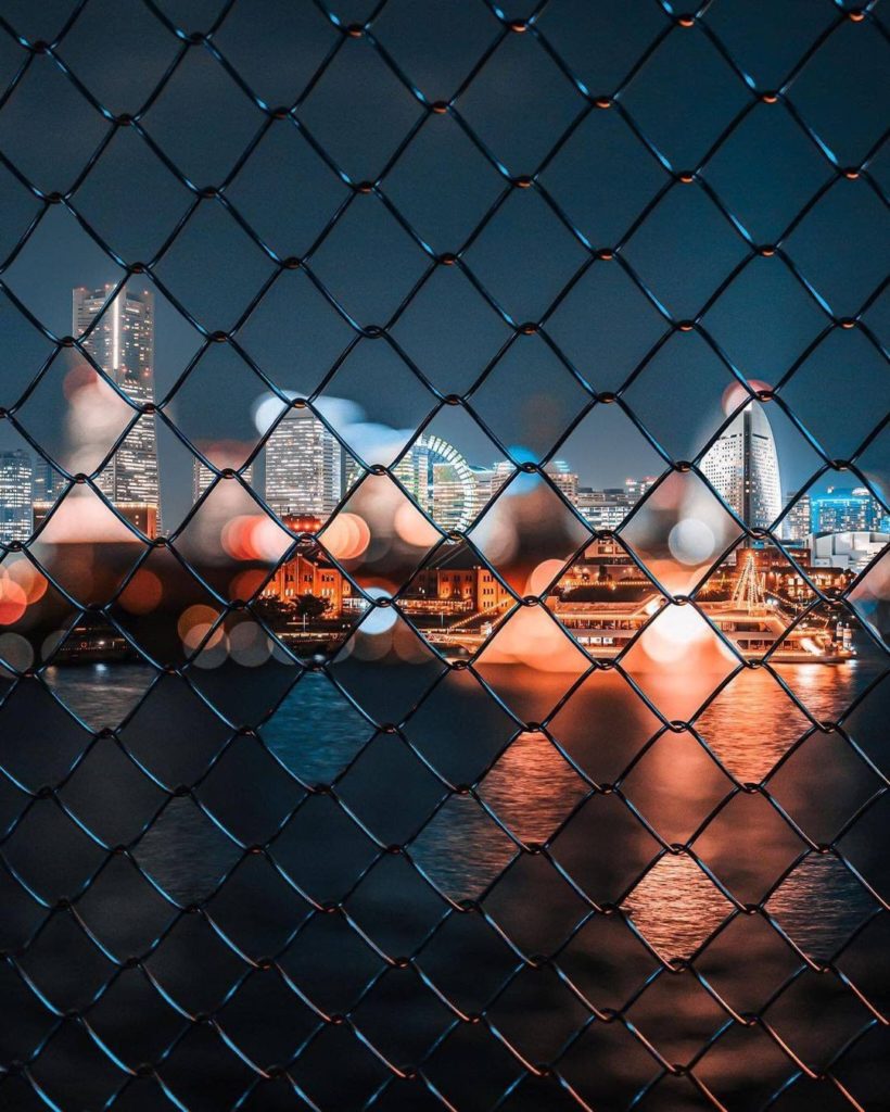 Visit Japan: What a cool shot! The water droplets on the wired fence at Minatomirai in Kanag… What a cool shot! The water droplets on the wired fence at Minatomirai in Kanag...
