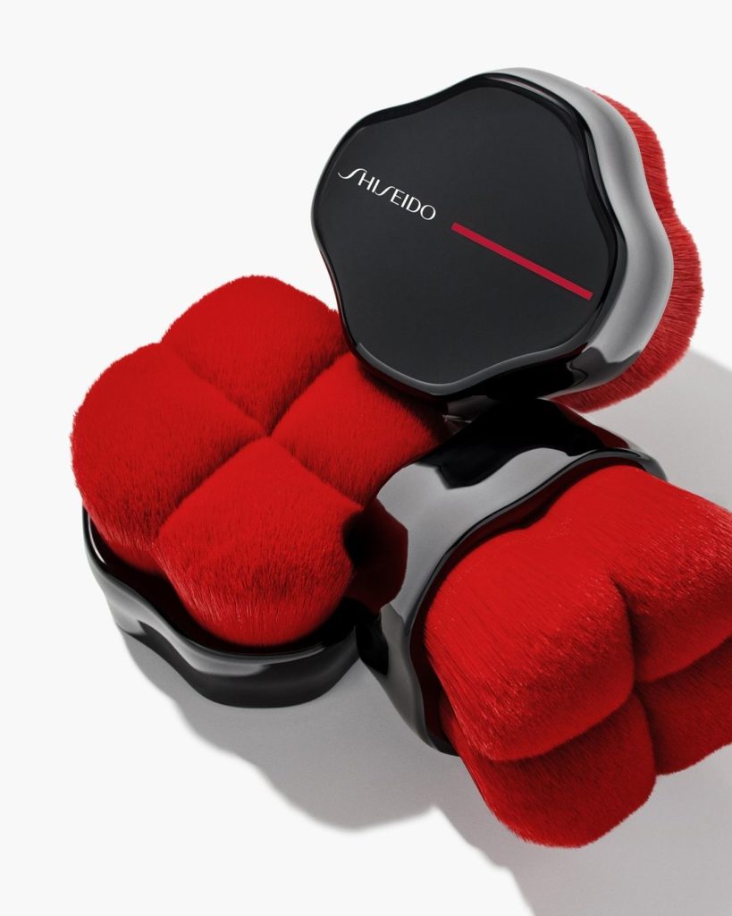 Give the gift of flawless skin with the HANATSUBAKI HAKE Polishing Face Brush, w...