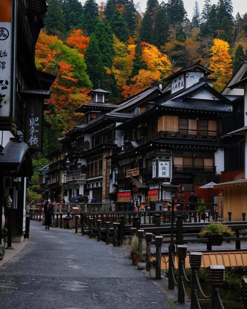We've shared a photo of Ginzan Onsen before on our account, but it wasn't taken ...