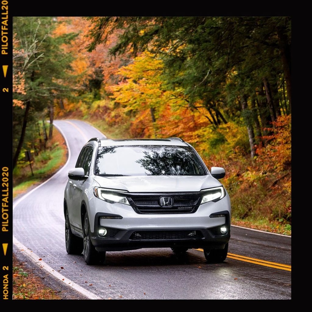 The leaves may change, but the #HondaPilot is a classic. 

: @dave.krugman...