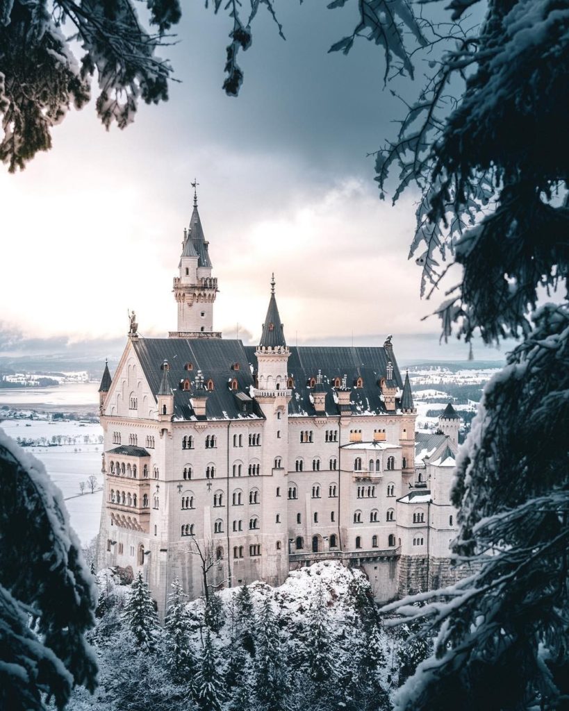 Neuschewanstein Castle: straight out of a fairy tale.
#WorldlyNovember  ファンタジーの世...