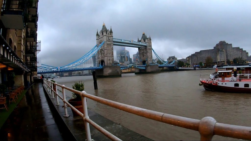 Rain walking around London Tower Bridge | Rainy day City Walk