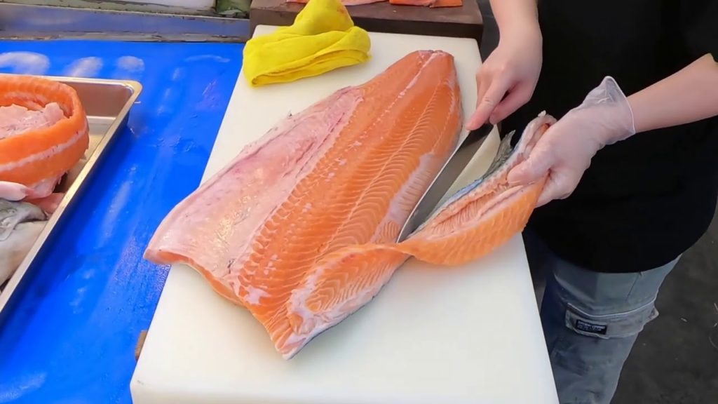 How To Fillet a Whole Salmon | Sashimi & Sushi -Taiwanese street food How To Fillet a Whole Salmon | Sashimi & Sushi -Taiwanese street food