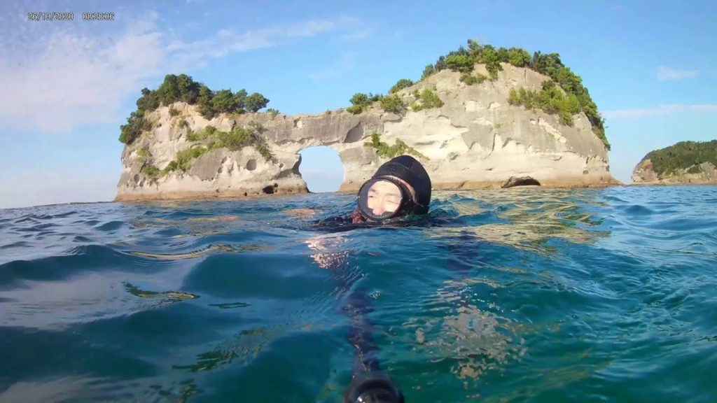 Swimming to Engetsu Island - 円月島への水泳