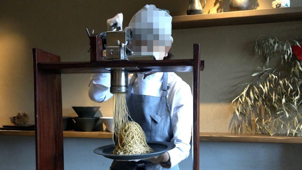 Japanese Street Food – MontBlanc Chestnut Cream Cake Sweets cuisine cooking making videos Kyoto Japanese Street Food - MontBlanc Chestnut Cream Cake Sweets cuisine cooking making videos Kyoto