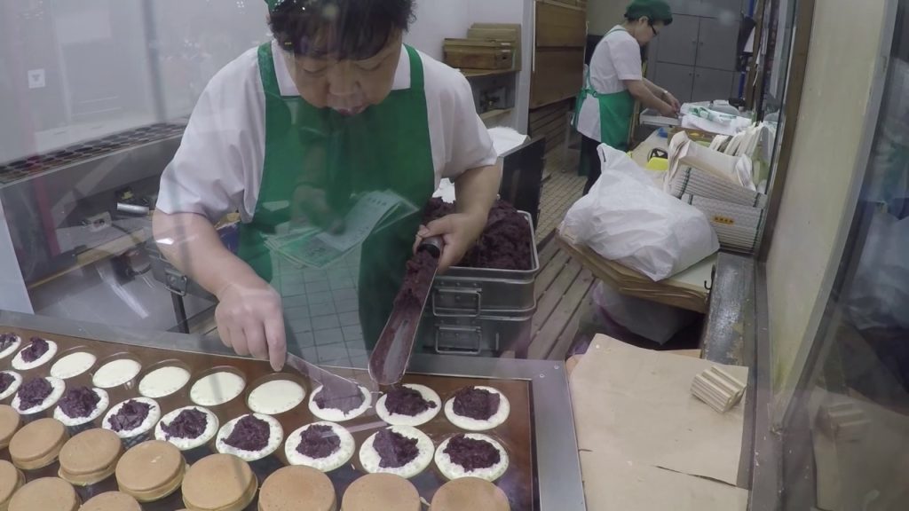 Japanese Street Food: Manju from Kumamoto (Bean Cake) Japanese Street Food: Manju from Kumamoto (Bean Cake)