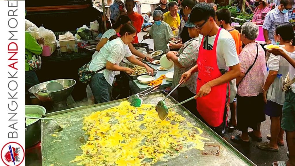Free Street Food In BANGKOK For Hundreds Of People Free Street Food In BANGKOK For Hundreds Of People