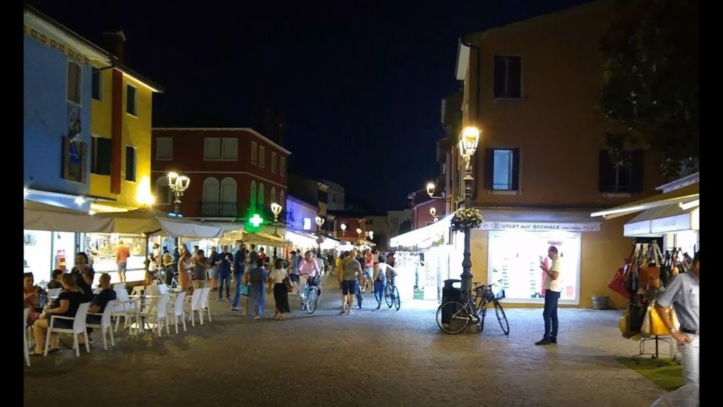 Caorle in the evening (4k walking tour) Reupload
