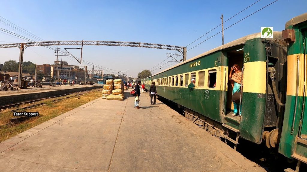 Pakistan Travel By Train Sialkot To Lahore Journey