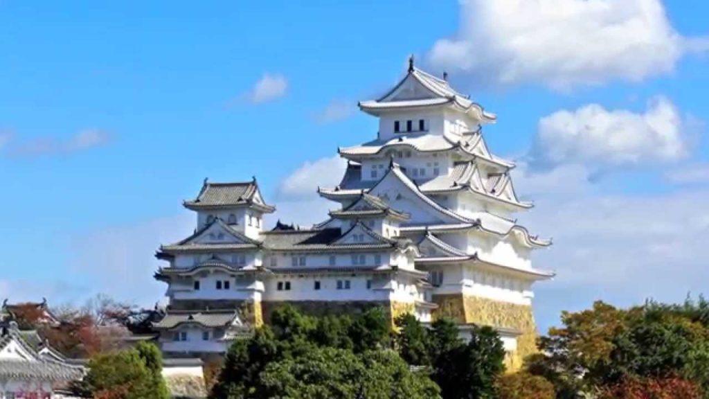 Japan's Himeji Castle: Samurai, Secret Agents, and Shinkansen! Japan's Himeji Castle: Samurai, Secret Agents, and Shinkansen!