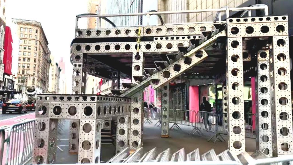 Macy's Thanksgiving Parade 2020 Preparation / day 1