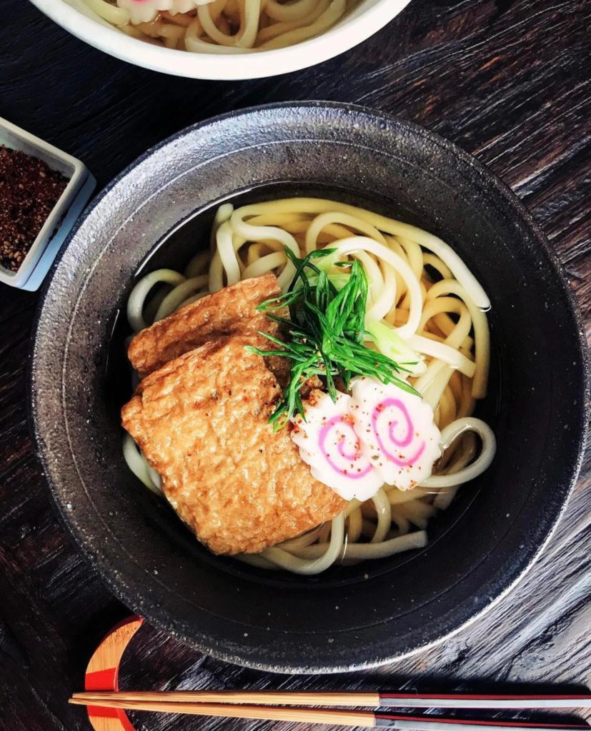 [Kitsune Udon in OSAKA] My friend really loves this dish while I think apart from the special water of the udon, I'm not interested in others =))). What about you? Photo from my friend Jane Ngo.