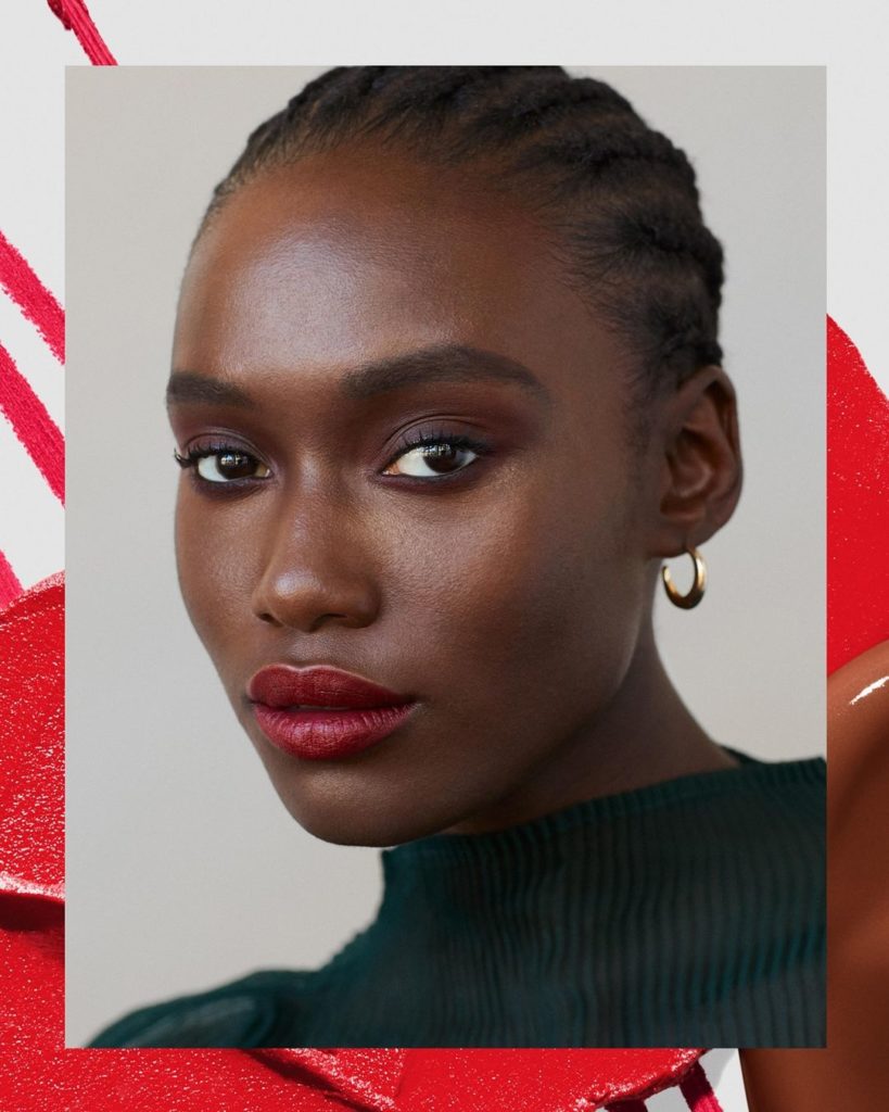 SHISEIDO: A classic beauty combo that never fails: flawless skin and a festive red lip. Ou… A classic beauty combo that never fails: flawless skin and a festive red lip. Ou...