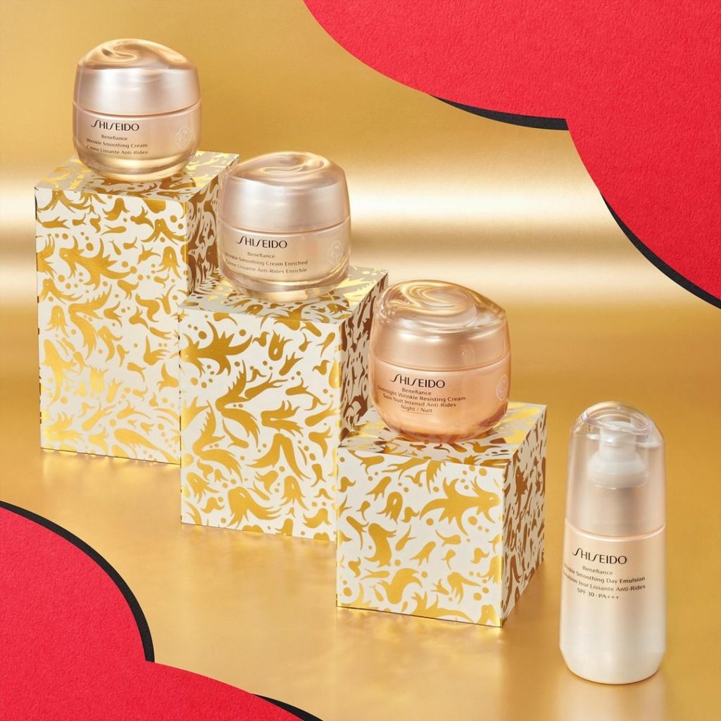 This season, Overnight Wrinkle Resisting Cream joins the luxurious anti-aging #B...