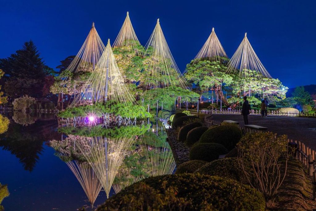 Visit Japan: In Kenrokuen, one of Japan’s Three Greatest Gardens, every year they use a techn… In Kenrokuen, one of Japan’s Three Greatest Gardens, every year they use a techn...