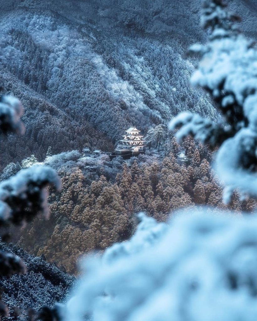 Visit Japan: If you want to feel like you’ve stepped into a fairytale, then Gujo Hachiman Cas… If you want to feel like you’ve stepped into a fairytale, then Gujo Hachiman Cas...